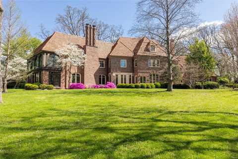 8 Carrswold Drive, Clayton, MO 63105