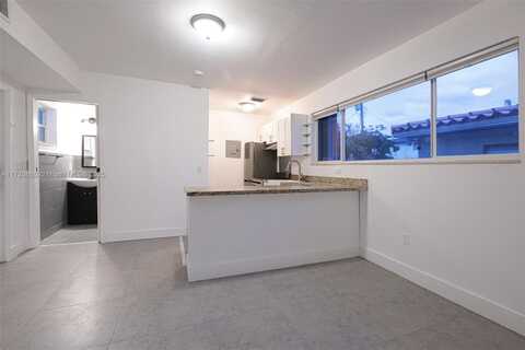 931 79th Ter, Miami Beach, FL 33141