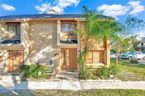238 Wimbledon Lake Dr, Plantation, FL 33324