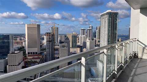90 SW 3rd St, Miami, FL 33130
