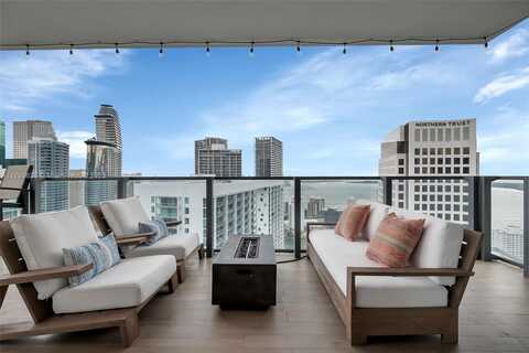68 SE 6th St, Miami, FL 33131
