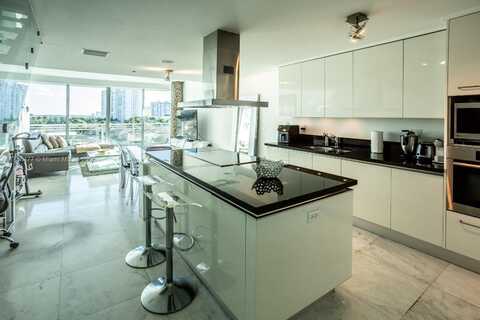 2950 NE 188th St, Aventura, FL 33180