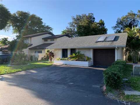 8271 SW 39th Ct, Davie, FL 33328