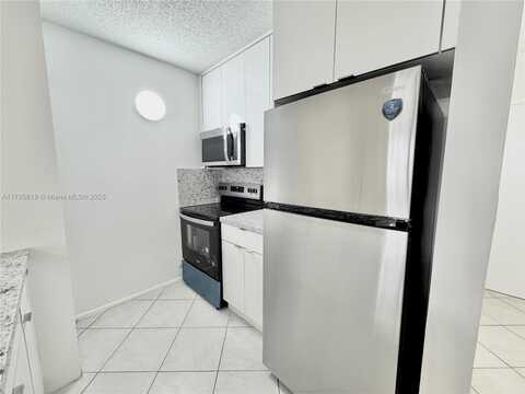 2401 Riverside Dr, Coral Springs, FL 33065