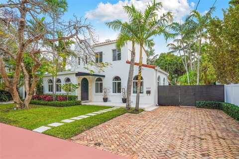 5237 La Gorce Dr, Miami Beach, FL 33140
