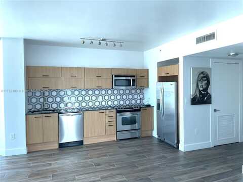 350 S Miami Ave, Miami, FL 33130