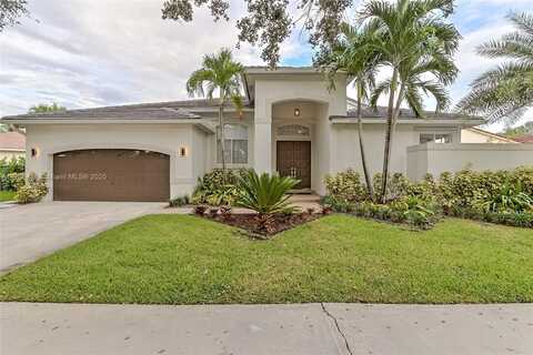 3050 Lakewood Dr, Weston, FL 33332