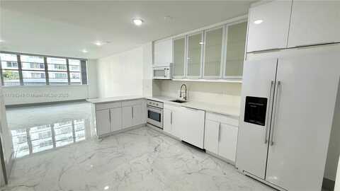 999 Brickell Bay Dr, Miami, FL 33131