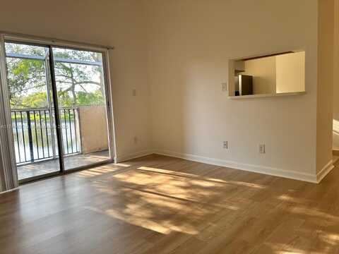 631 Cypress Lake Blvd, Deerfield Beach, FL 33064