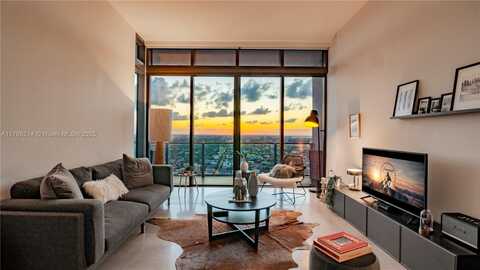 88 SW 7th St, Miami, FL 33130