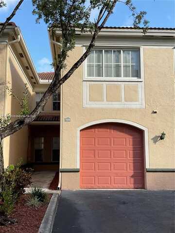 2492 Centergate Dr, Miramar, FL 33025