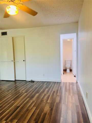 5090 SW 64th Ave, Davie, FL 33314