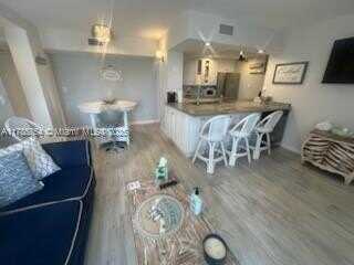 1050 SE 15th St, Fort Lauderdale, FL 33316