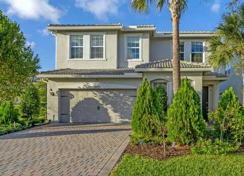 3813 Greenway Dr, Hollywood, FL 33021