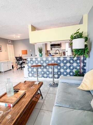 460 S Park Rd, Hollywood, FL 33021