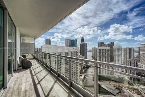 90 SW 3rd St, Miami, FL 33130