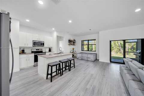 1158 E Benbow Cir, Labelle, FL 33935