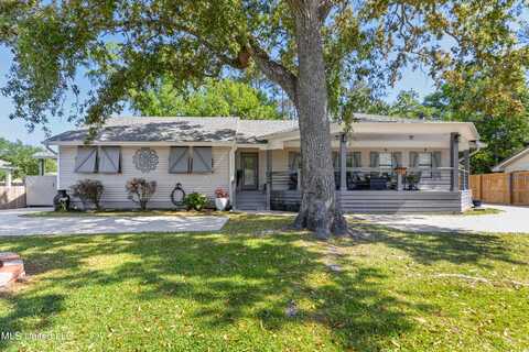 513 Vine Circle, Bay Saint Louis, MS 39520