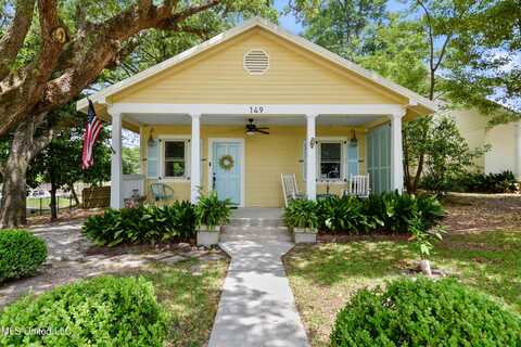 149 Bay View Court, Bay Saint Louis, MS 39520