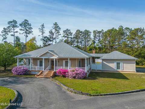 10021 Woodlands Drive, Biloxi, MS 39532