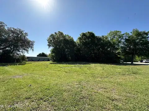1009 E Pass Road, Gulfport, MS 39507