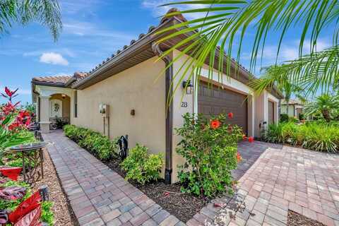 213 BABBLING BROOK RUN, BRADENTON, FL 34212