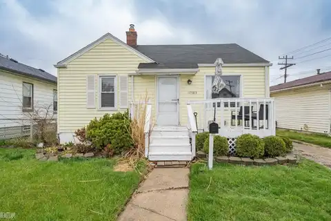 17383 Tennyson, Roseville, MI 48066