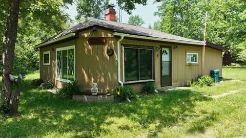 6002 Wildwood, Alger, MI 48610