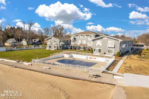 4500 Lakeshore #7, Fort Gratiot, MI 48059