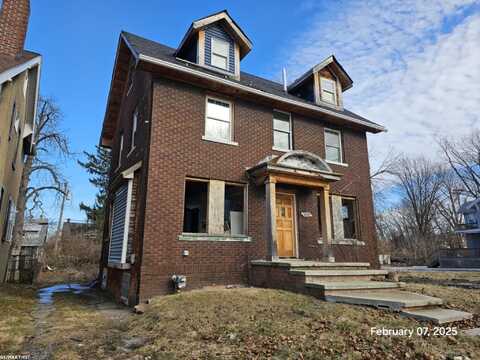 598 Lakewood, Detroit, MI 48215