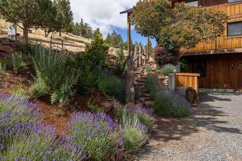 10879 SW Mintken Lane, Culver, OR 97734