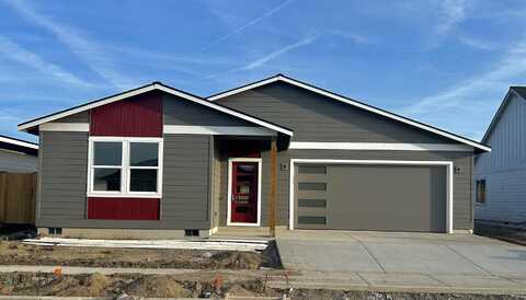 4960 SW Yew Place, Redmond, OR 97756