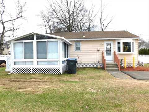 29 Lamont St, Springfield, MA 01119
