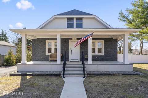 702 W Park Avenue, Oakhurst, NJ 07755