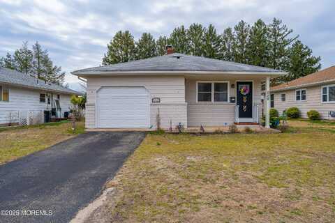 528 Jamaica Boulevard, Toms River, NJ 08757