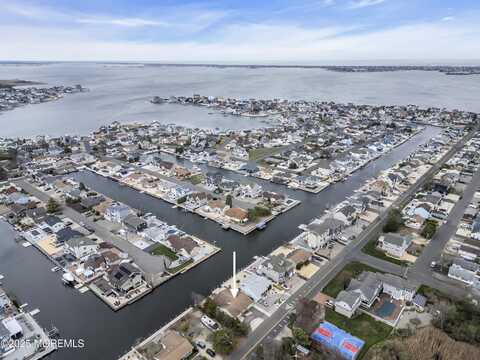 3166 Beachview Drive, Toms River, NJ 08753