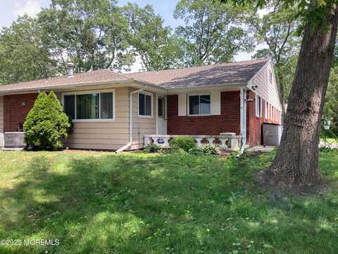 16a Lark Street, Manchester, NJ 08759