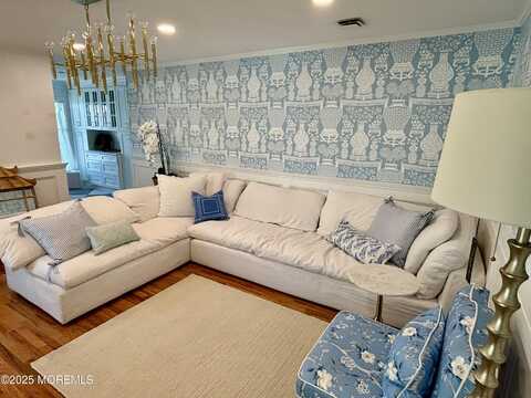 21 Mount Street, Bay Head, NJ 08742