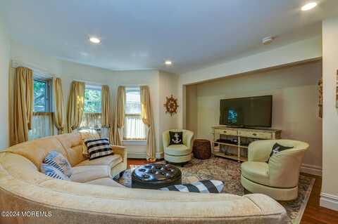 75 Webb Avenue, Ocean Grove, NJ 07756