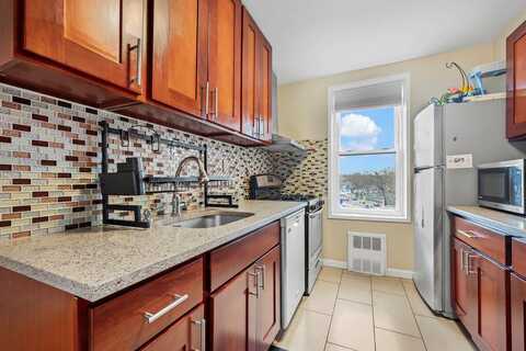 7510 Yellowstone Boulevard, Rego Park, NY 11374