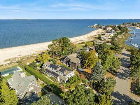 84 Scotts Landing Road, Southampton, NY 11968