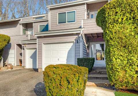 9 Vista Drive, Manorville, NY 11949