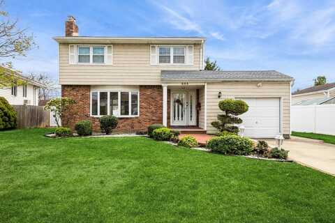 255 Hilda Street, East Meadow, NY 11554