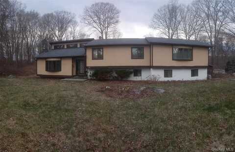 92 Ritter Road, Stormville, NY 12582