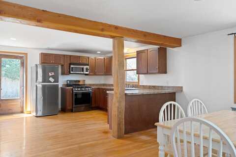 249 County Road, Oak Bluffs, MA 02557