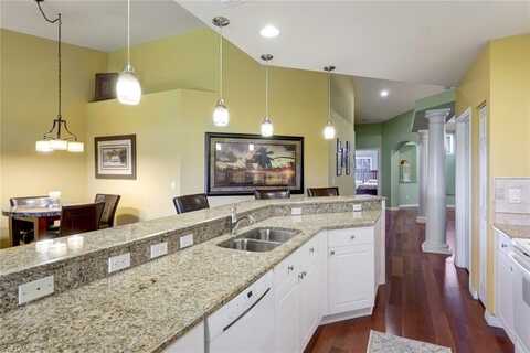 28600 Carriage Home, BONITA SPRINGS, FL 34134