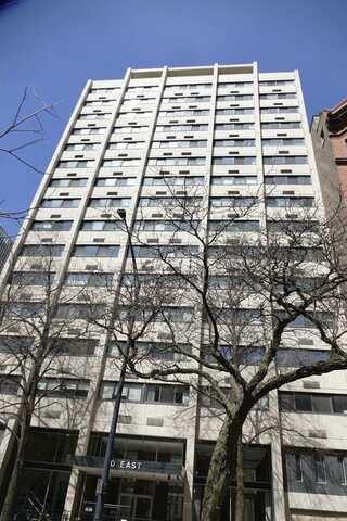 30 E Division Street, Chicago, IL 60610