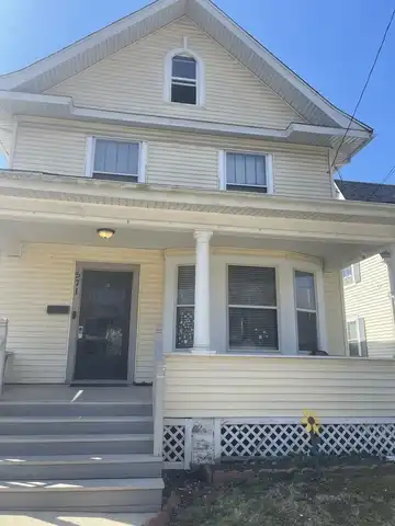 571 E New York Street, Aurora, IL 60505