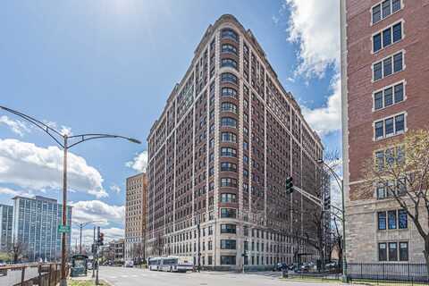 3750 N Lake Shore Drive, Chicago, IL 60613
