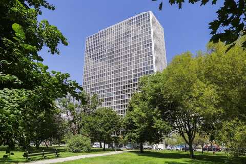 330 W Diversey Parkway, Chicago, IL 60657